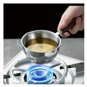 Olla con mango de madera y pico 300ml