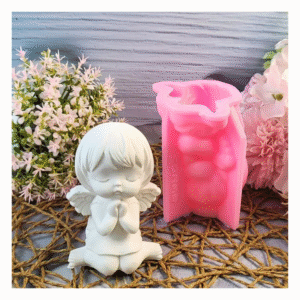 M229 Angelita rezando